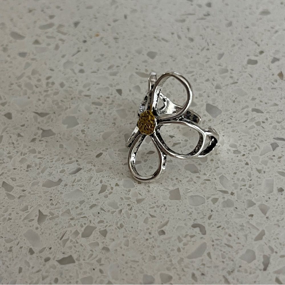Vintage Bohemian Style Hollow Flower Open‎ Adjustable Size Ring - Picture 4 of 8